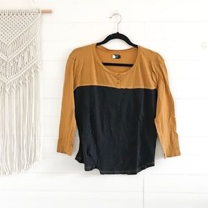 Volcom Mustard and Navy Quarter Sleeve Top